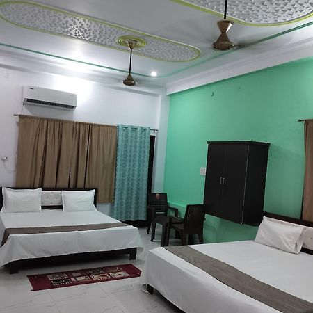 Hotel Chandrasha Villa Ayodhya Dham Ram Mandir 600 Meter Exteriör bild