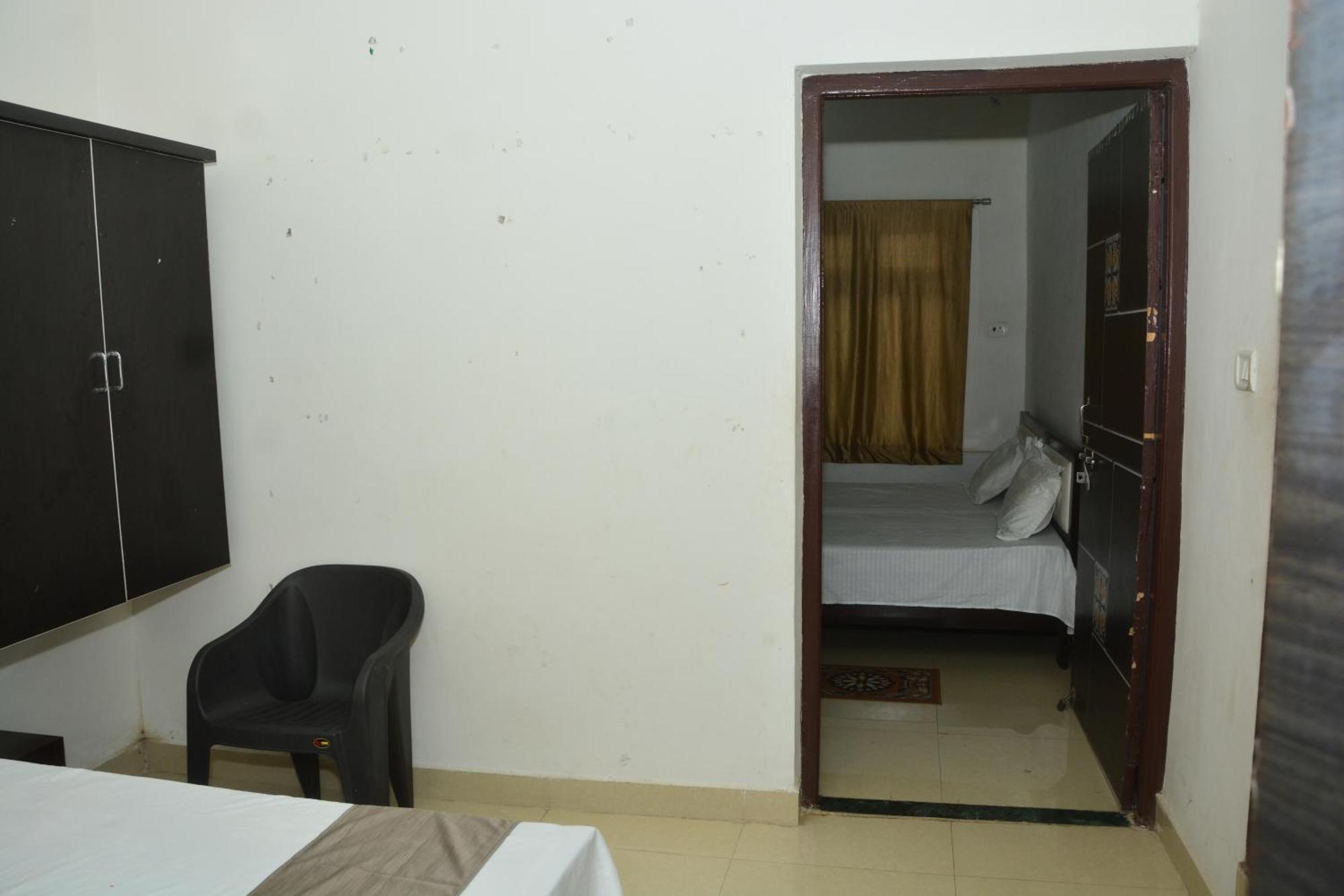 Hotel Chandrasha Villa Ayodhya Dham Ram Mandir 600 Meter Exteriör bild