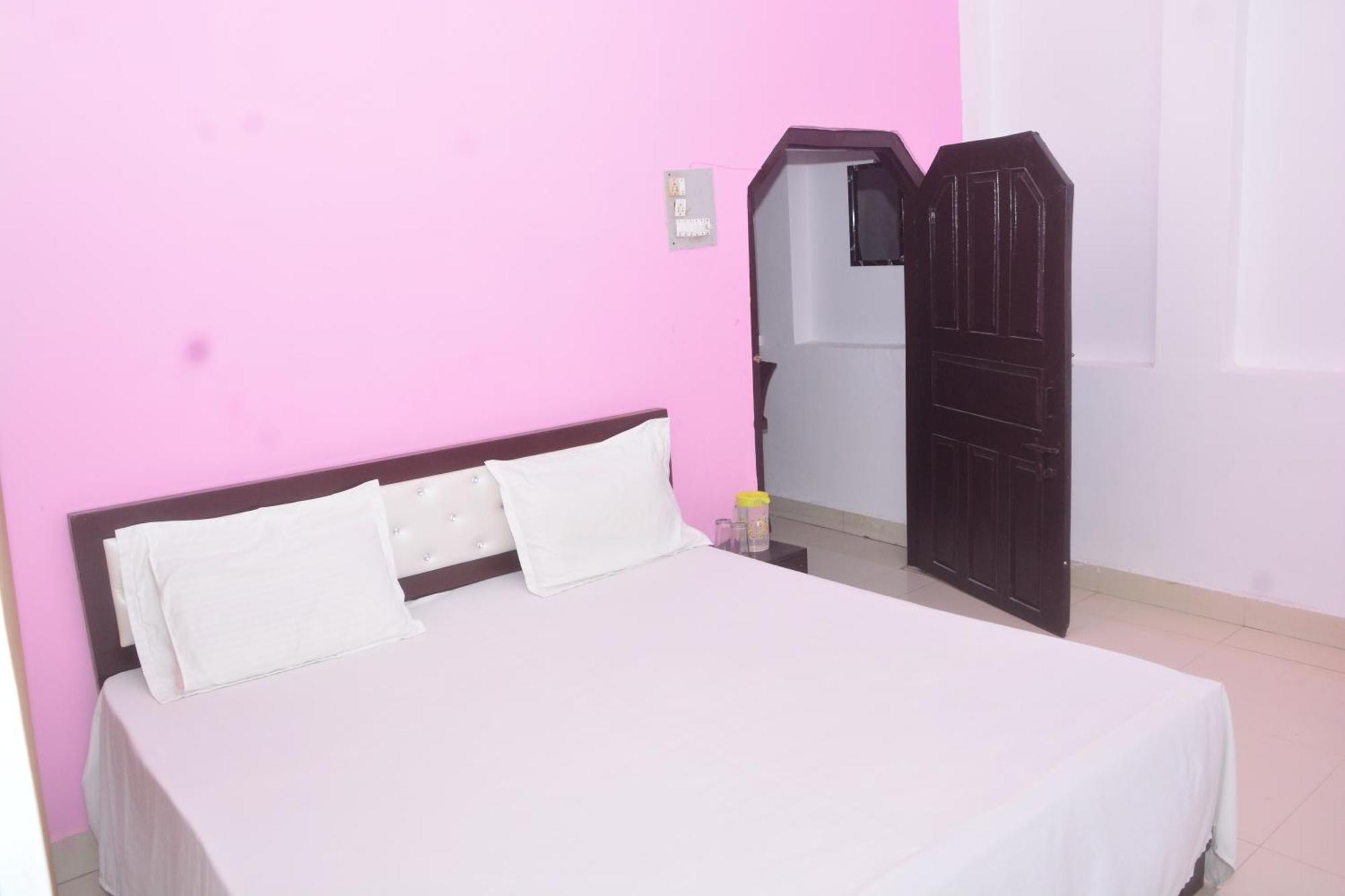 Hotel Chandrasha Villa Ayodhya Dham Ram Mandir 600 Meter Exteriör bild