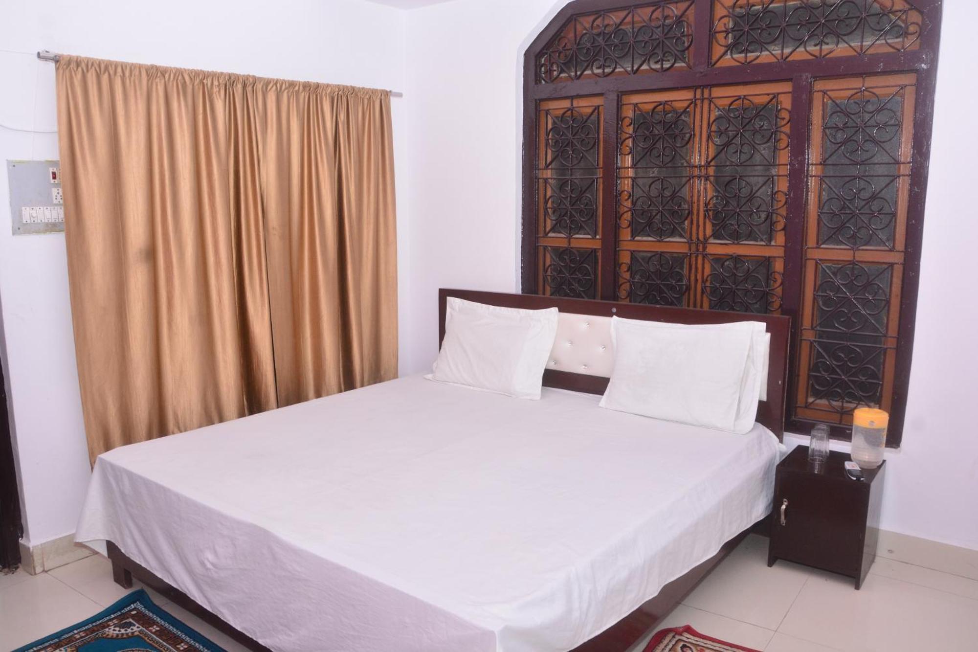 Hotel Chandrasha Villa Ayodhya Dham Ram Mandir 600 Meter Exteriör bild